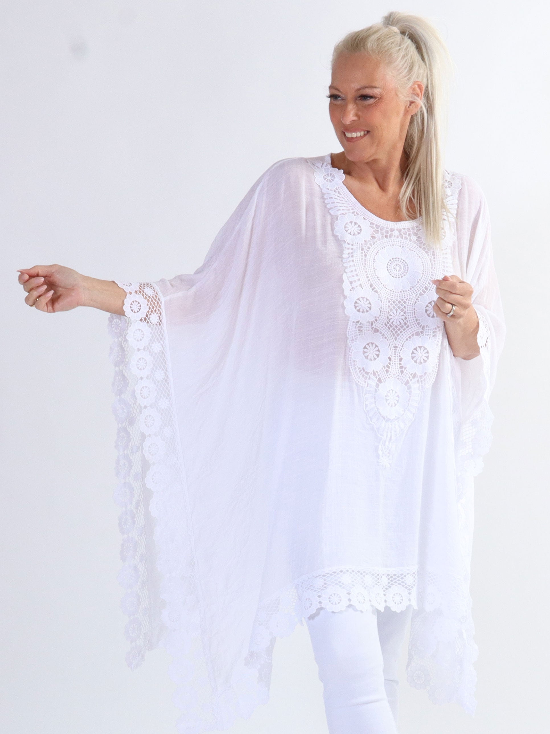 Leslie - Vacker plus size tunika med spetskanter